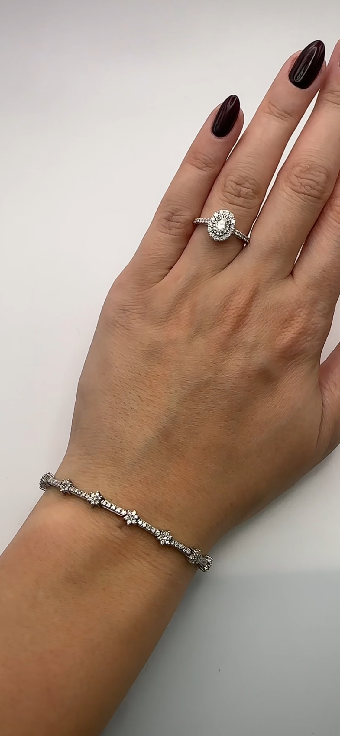 Gorgeous Tennis Bracelet 14k, Natural Diamonds