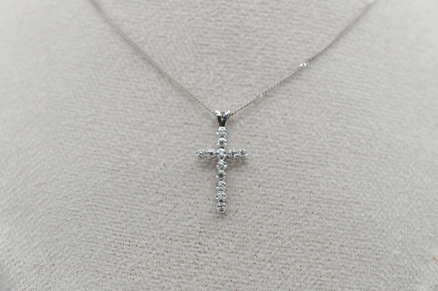 White Gold Small Diamond Cross Pendant/Necklace
