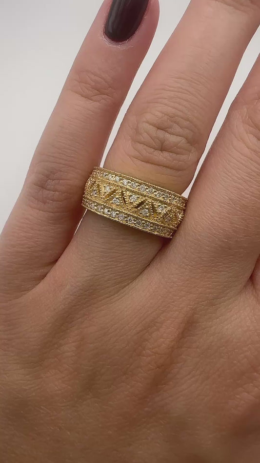 Vintage Yellow Gold Ring with Natural Diamonds