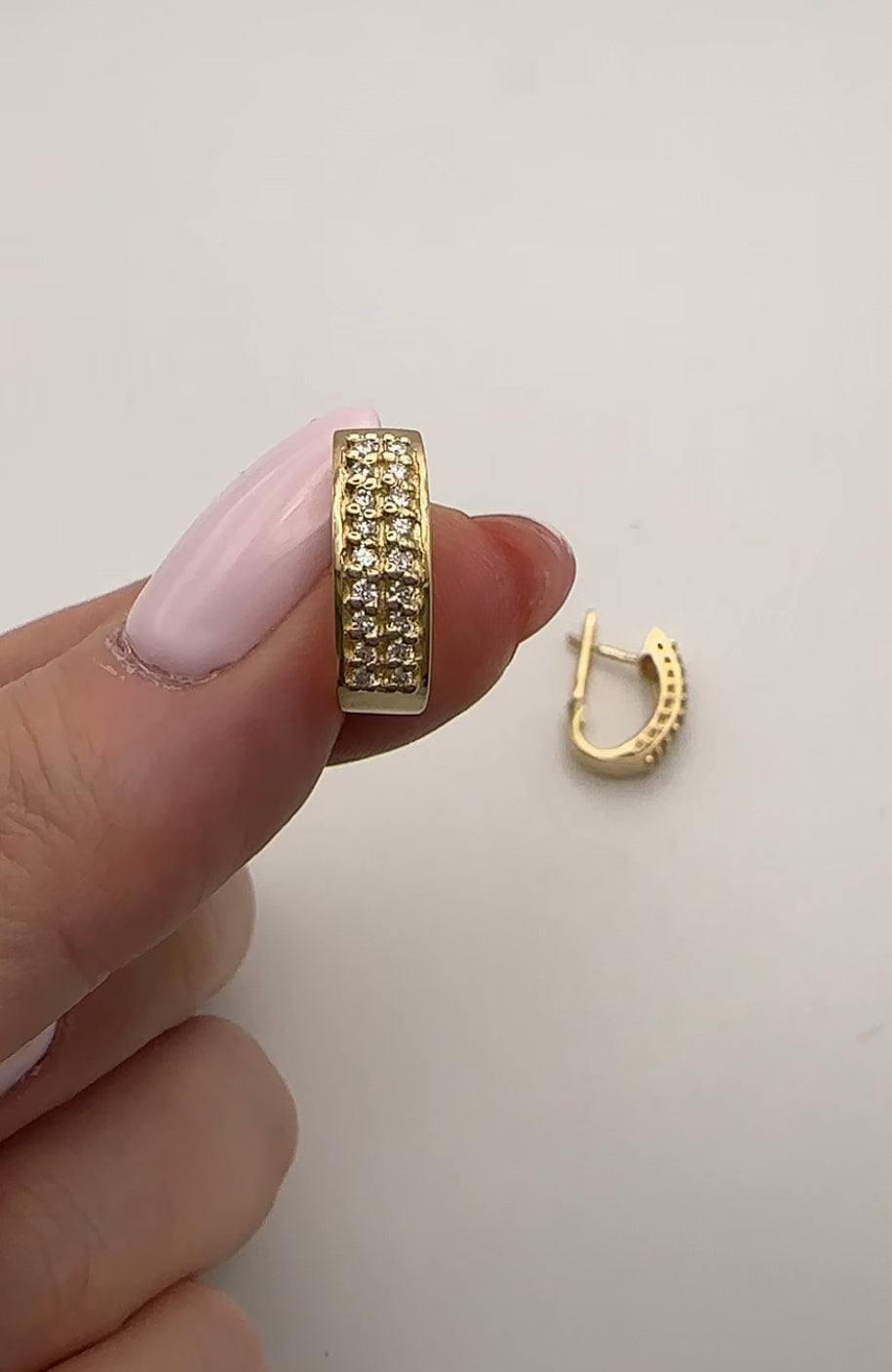 Gold and Diamond Dangle Earring