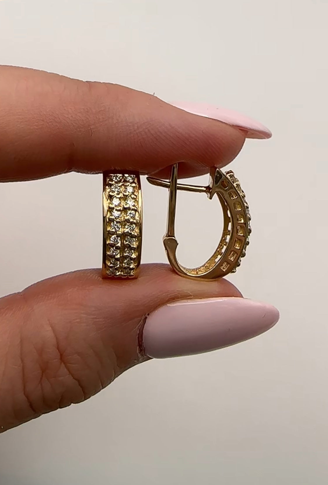 Gold and Diamond Dangle Earring