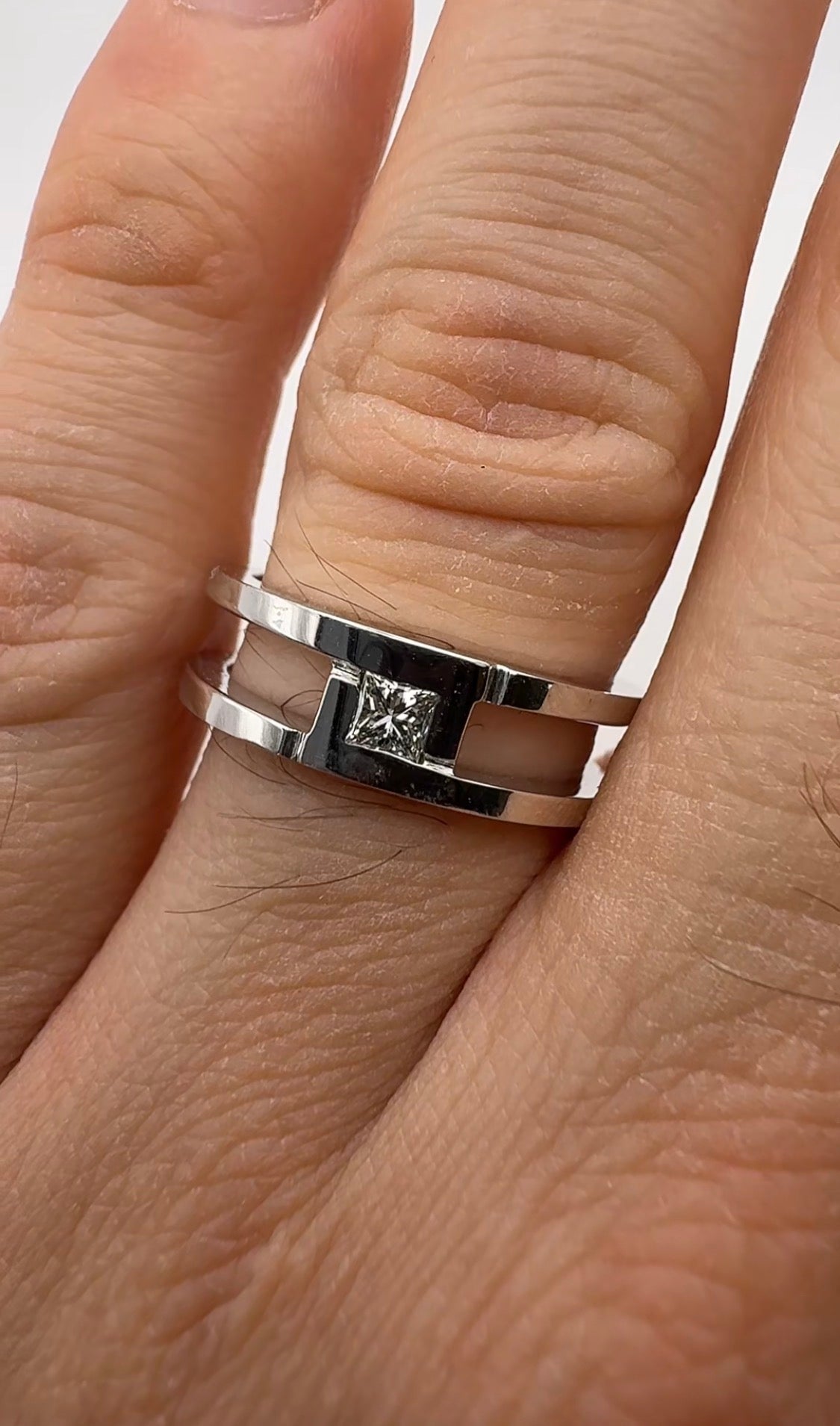 Modern Men’s Ring with Natural Diamond