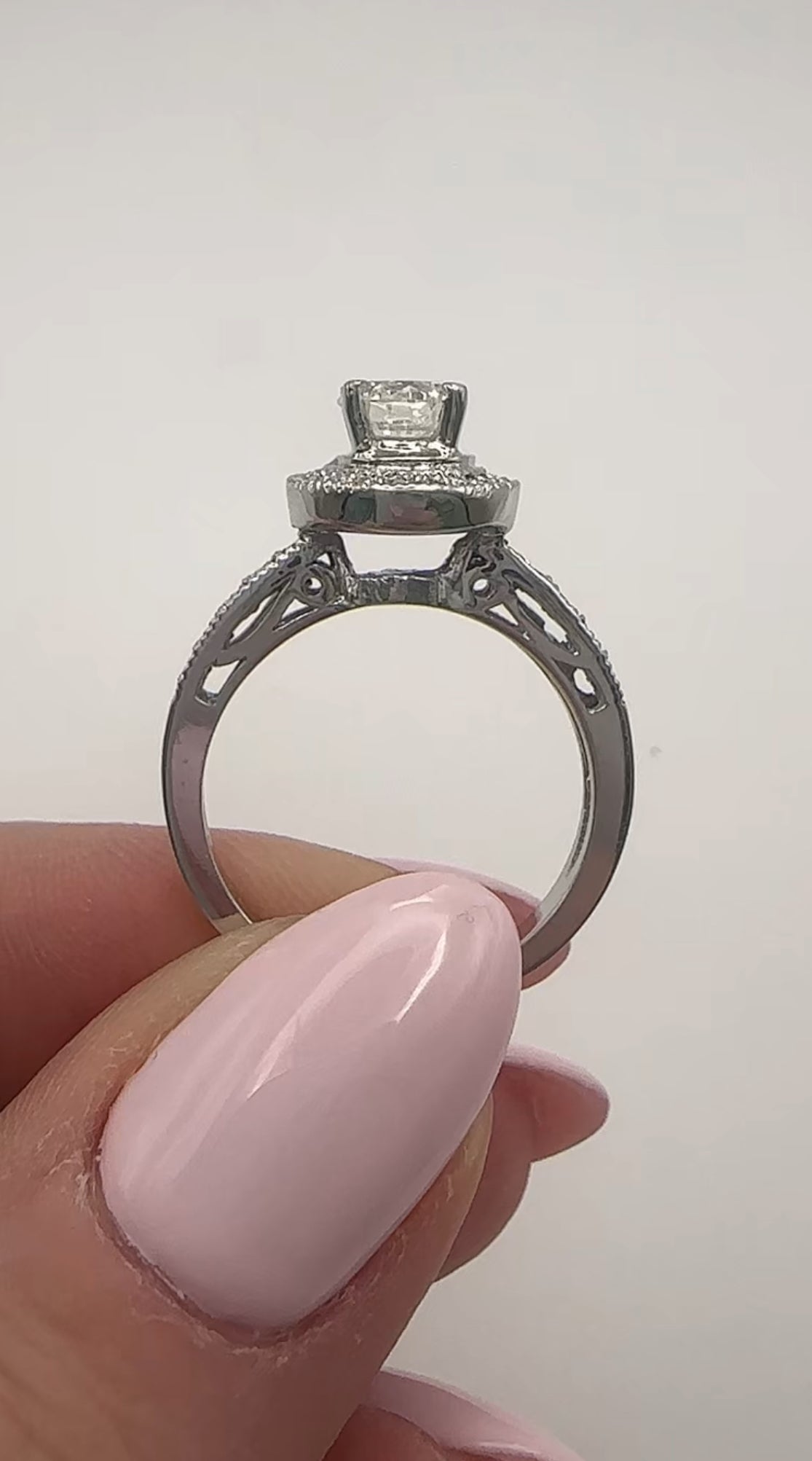 Round Brilliant Engagement Ring with Halo 14k White Gold