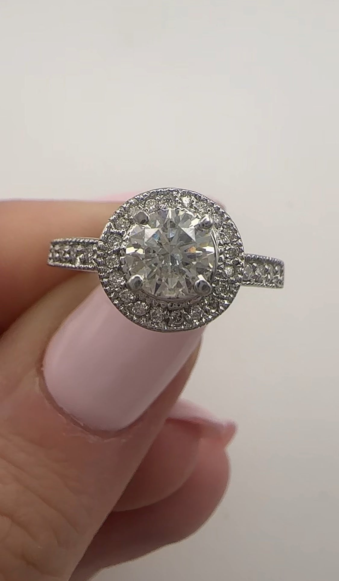 Round Brilliant Engagement Ring with Halo 14k White Gold