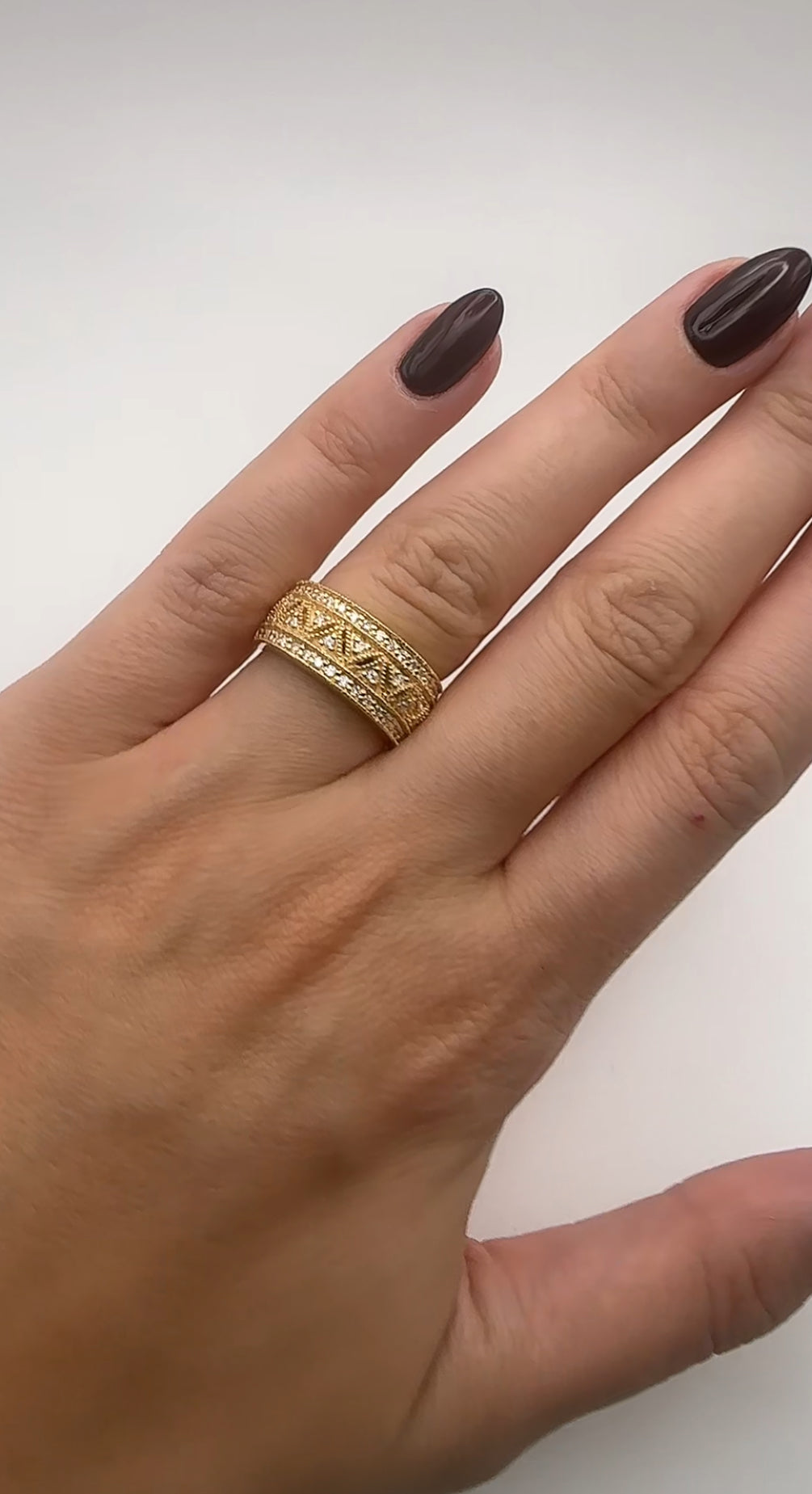 Vintage Yellow Gold Ring with Natural Diamonds