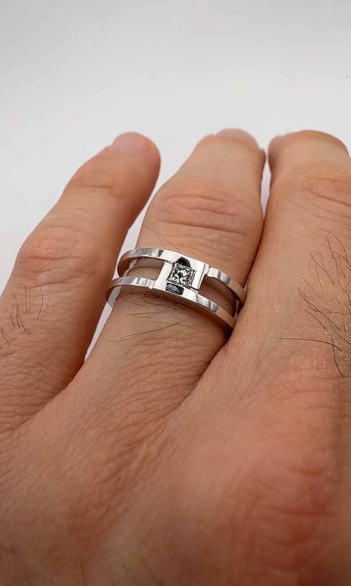 Modern Men’s Ring with Natural Diamond
