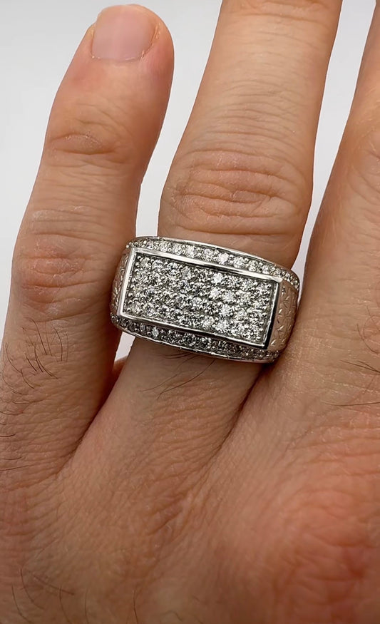 Luxury Men’s Diamond Ring