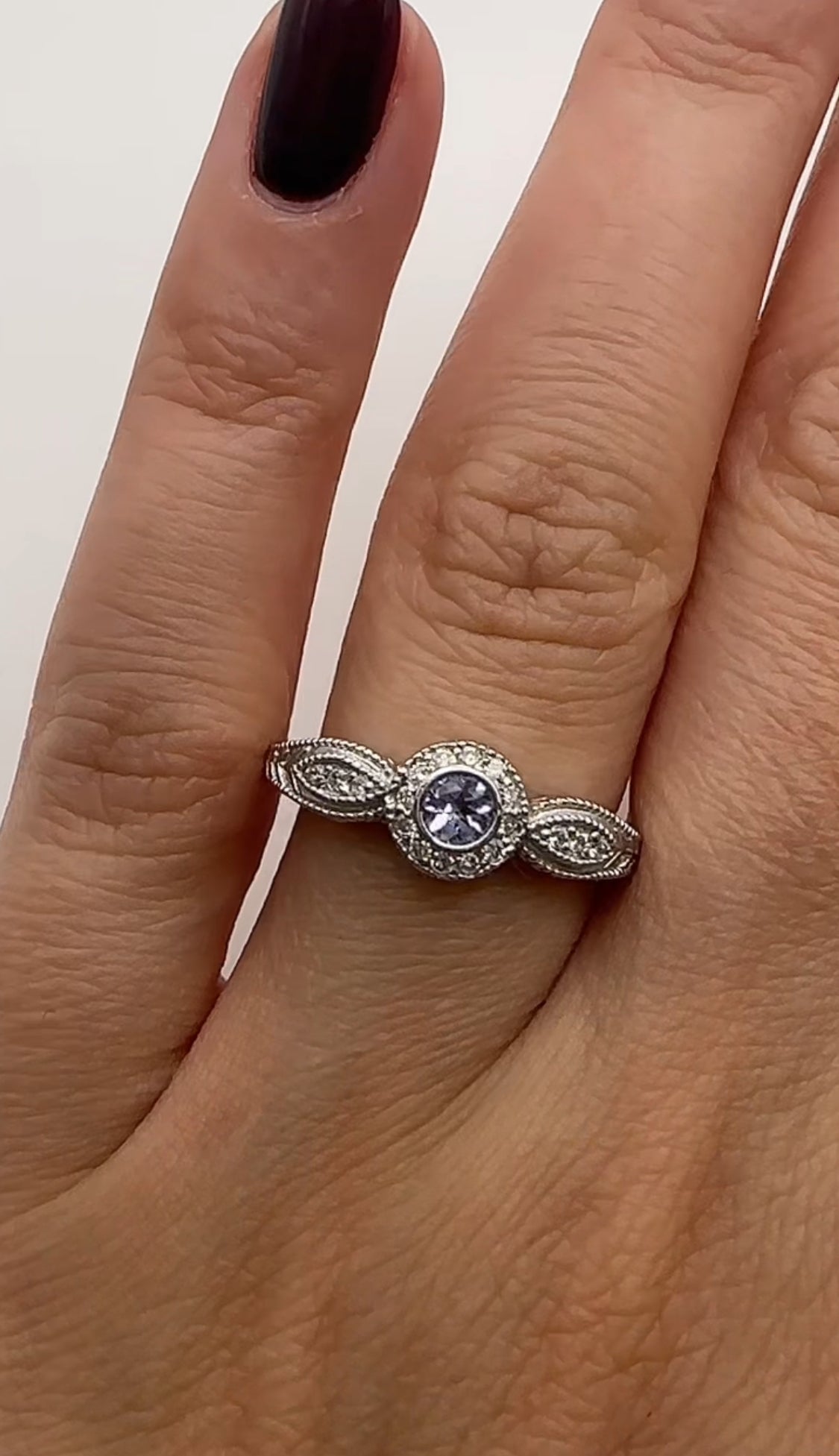 Beautiful Vintage Ring with Tanzanite Center Stone