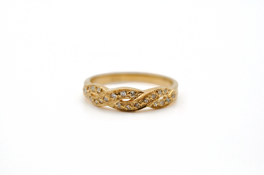 Yellow Gold Twist Ring with Diamonds